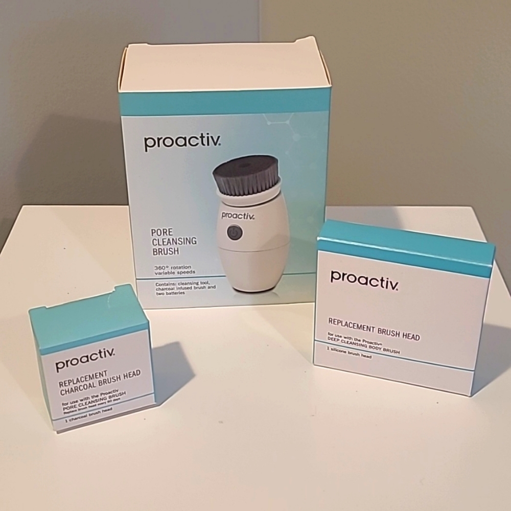 NEW Proactiv Pore Cleansing Brush + Bundle
